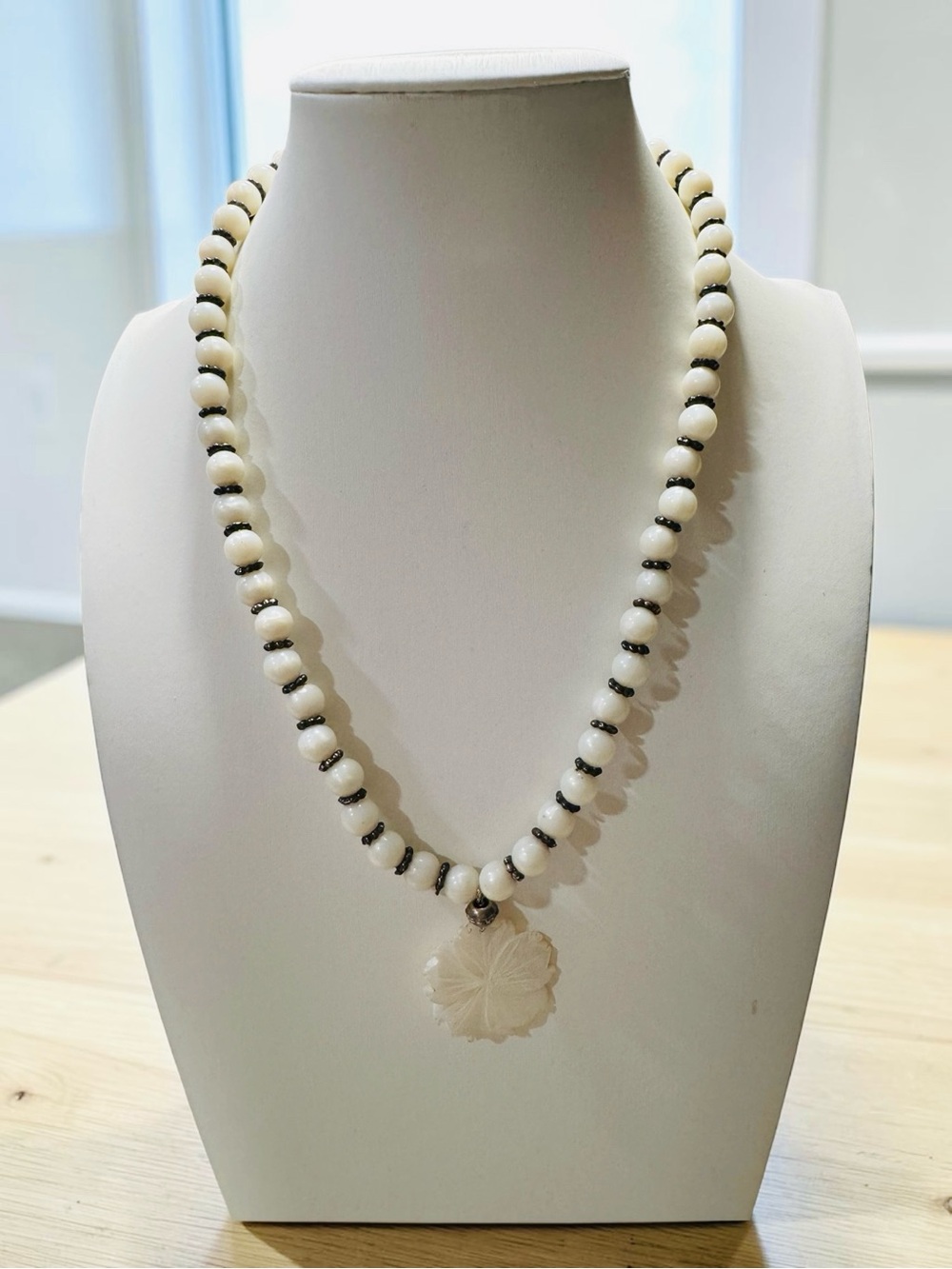 White Beaded Mother of Pearl Flower Pendant Necklace - Women Jewelry